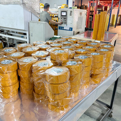 Bom preço. Fita adesiva amarela de embalagem com 50μ de espessura, 55mm X 150y para selagem de caixas on-line